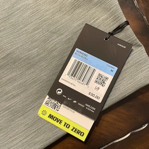 Womens Nike Swoosh Bra - Picture 2 of 2